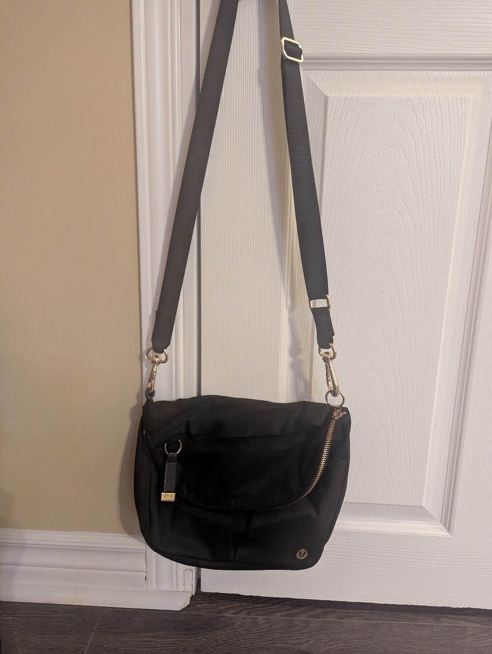 LULULEMON All Night Festival Bag 5L -  Black & Gold Hardware - Crossbody